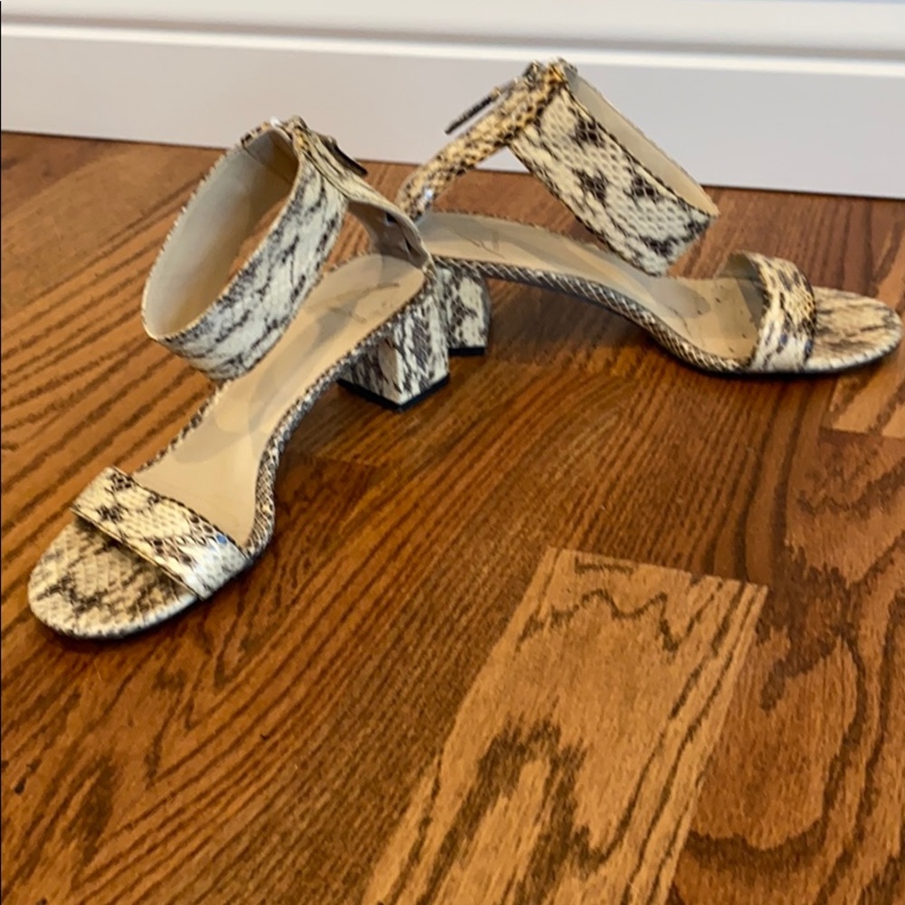 Shoes - Picture 3 of 4